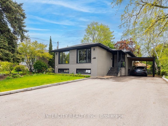 Detached Richmond Hill
